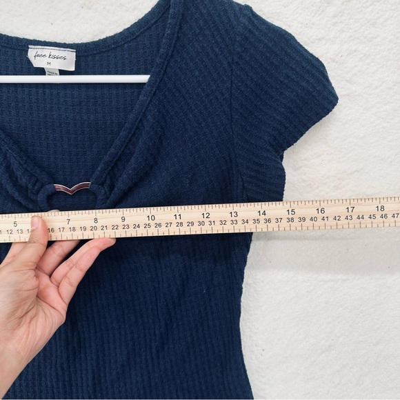 Free Kisses Navy Ribbed Short Sleeve Heart Ring Top - Picture 4 of 5